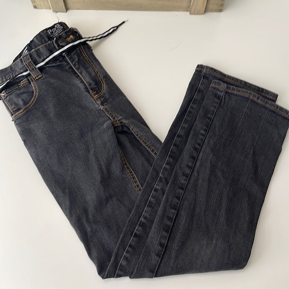 Empyre skelator straight leg cotton jeans.  Size youth 26 slim.  EUC.